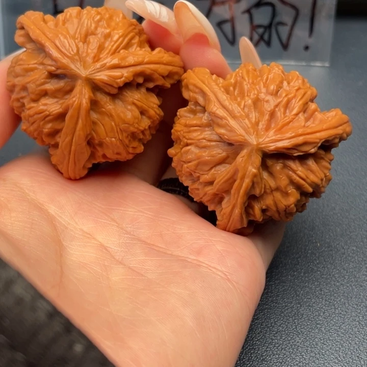 小***方吊坠文玩核桃白狮子