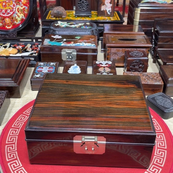 紫檀木类成套家具