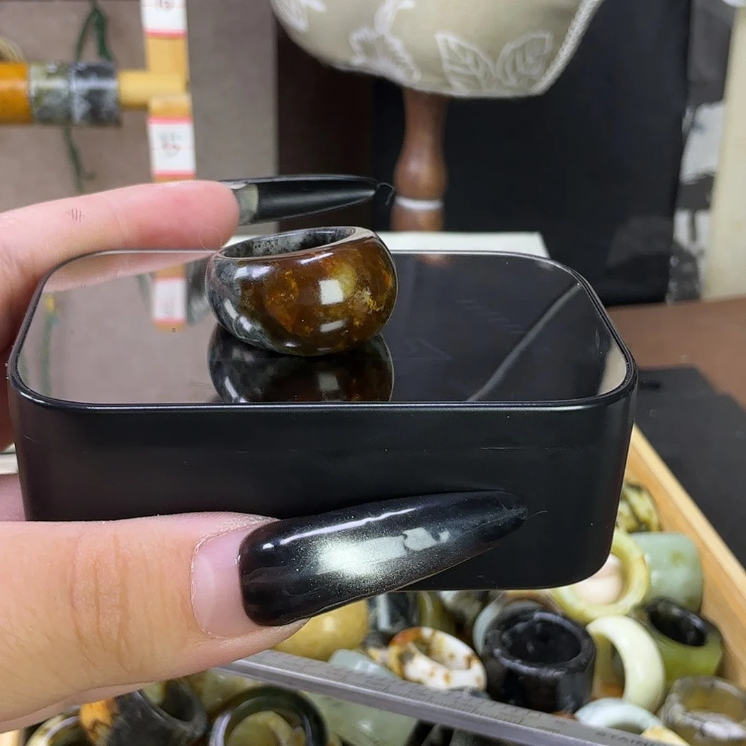 蛇纹石玉未镶嵌戒指17.3微瑕