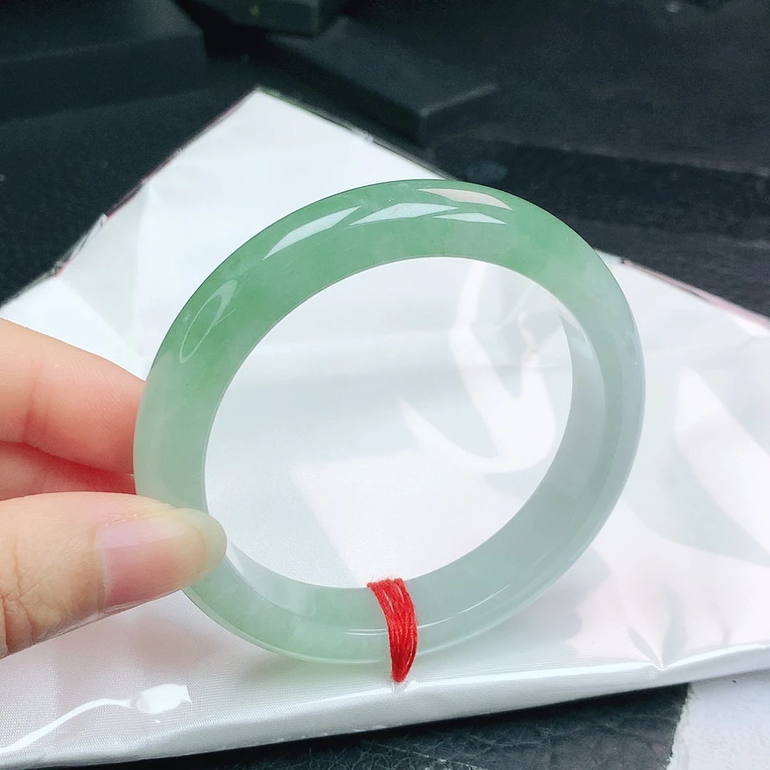 翡翠手镯未镶嵌正