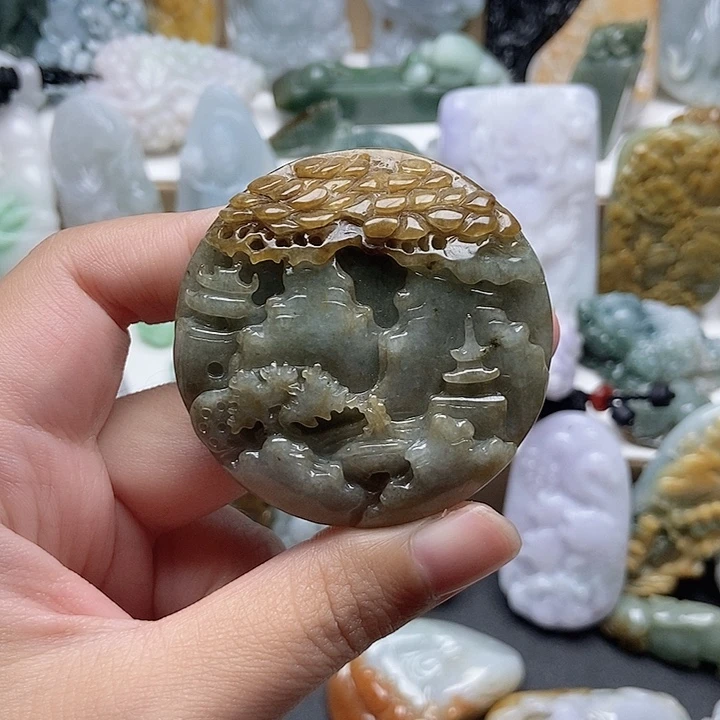 翡翠未镶嵌颈饰de'ha