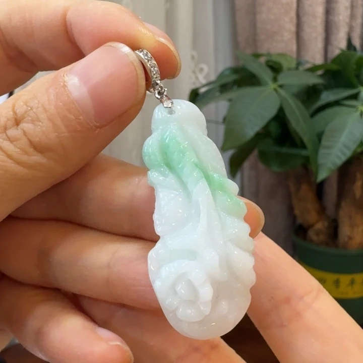 翡翠银S925镶嵌颈饰摆财