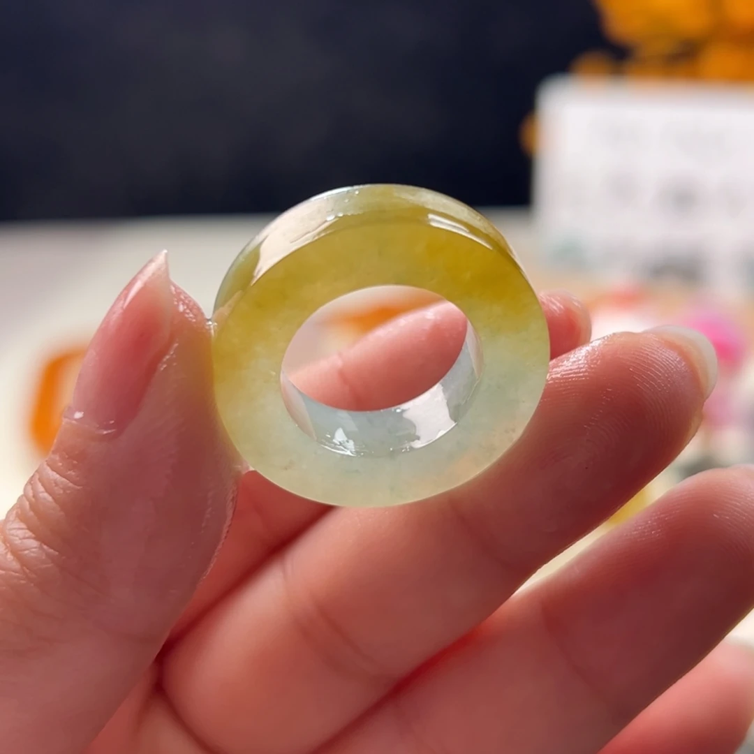 定制翡翠未镶嵌黄翡