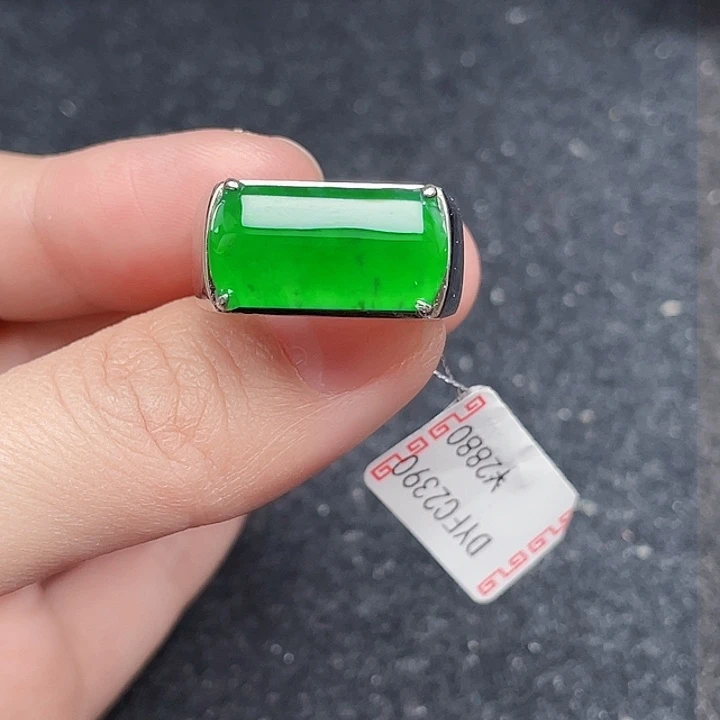 翡翠戒指银S925镶嵌天然a货翡翠没运费险2390