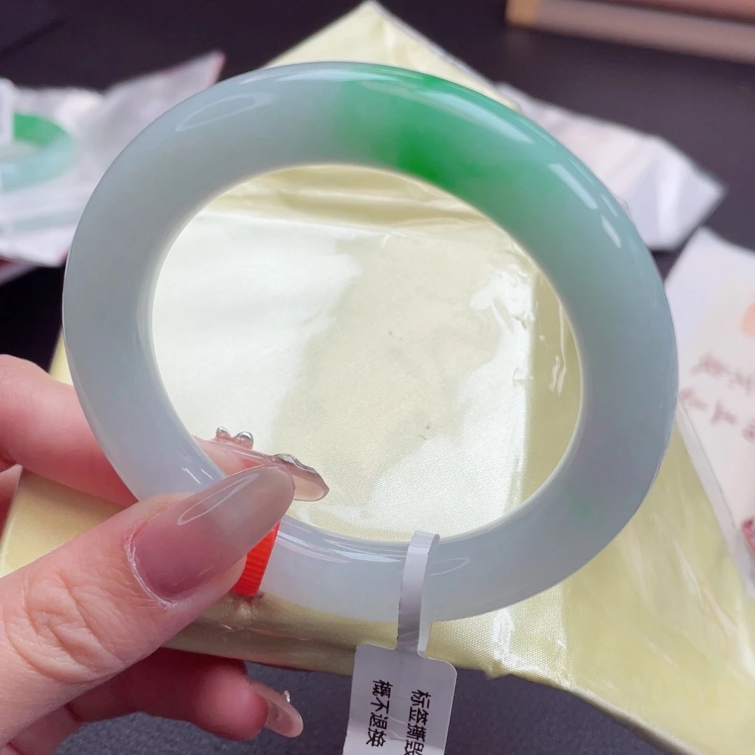 翡翠手镯未镶嵌5657白底青8号