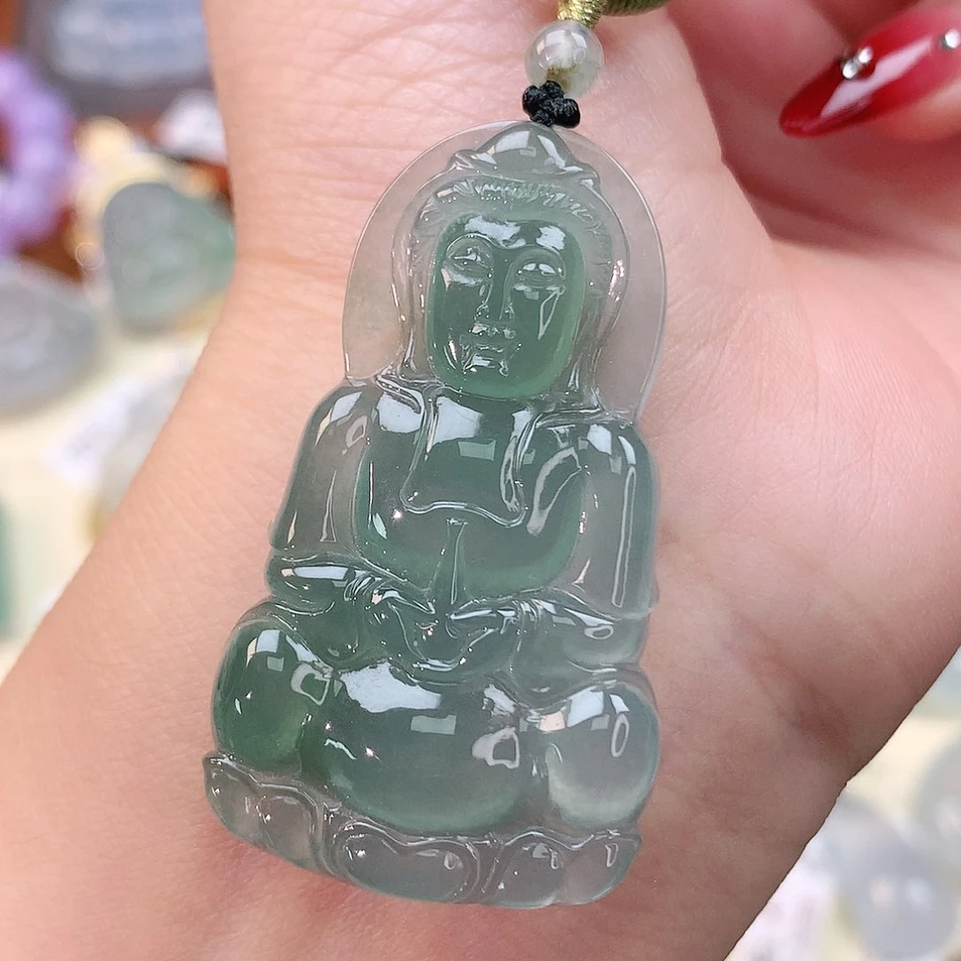 翡翠未镶嵌颈饰观音
