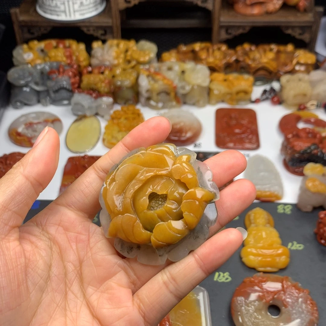 石英质玉（黄龙玉）挂件未镶嵌