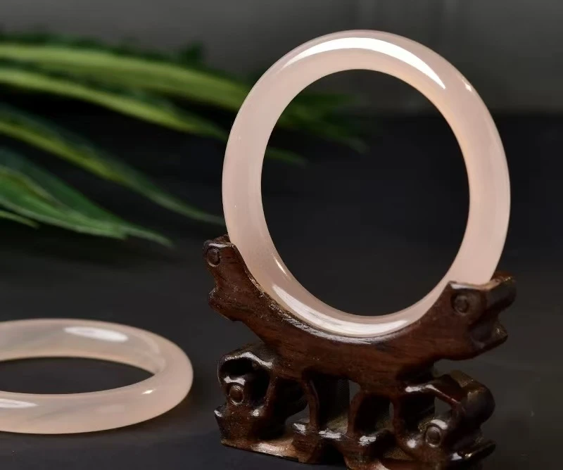 天然玉石手镯（圈口随机）