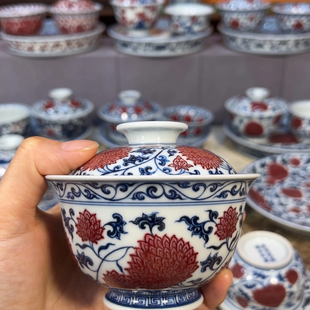 青花釉里红团菊元宝盖碗