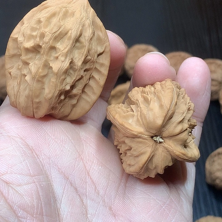 文玩核桃吊坠37 红崖山