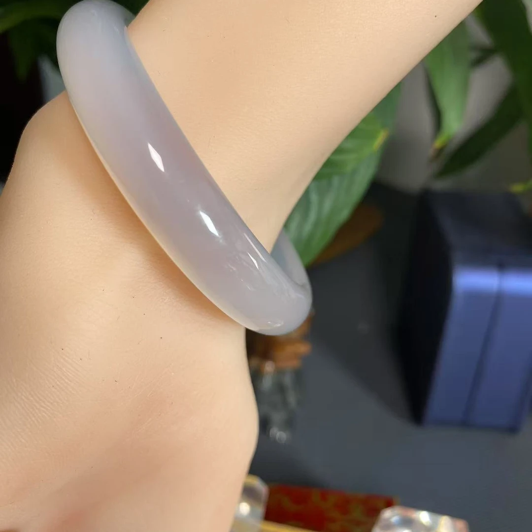 最美白月光缅甸天然玛瑙手镯一物一证一礼盒！