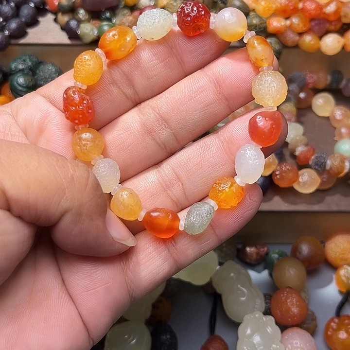 阿拉善彩玛瑙手串
