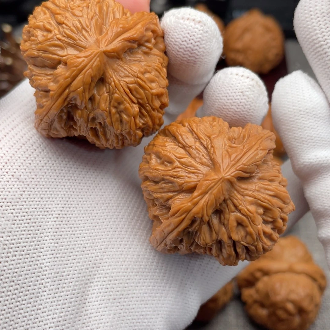 文玩核桃把件43.5球疆老树