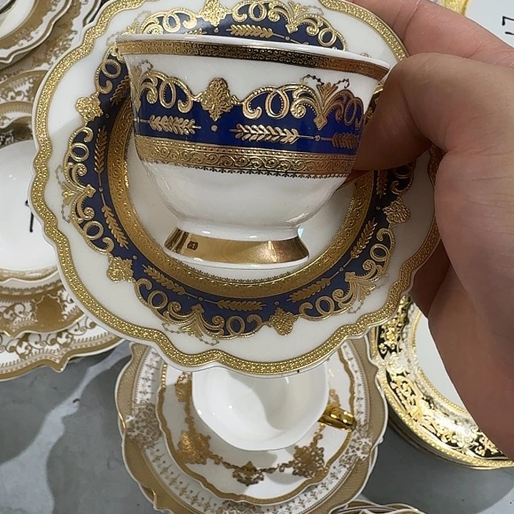 瓷蓝金迷你杯碟套装