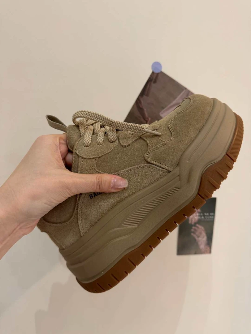 CJ2026春季新款复古厚底休闲板鞋