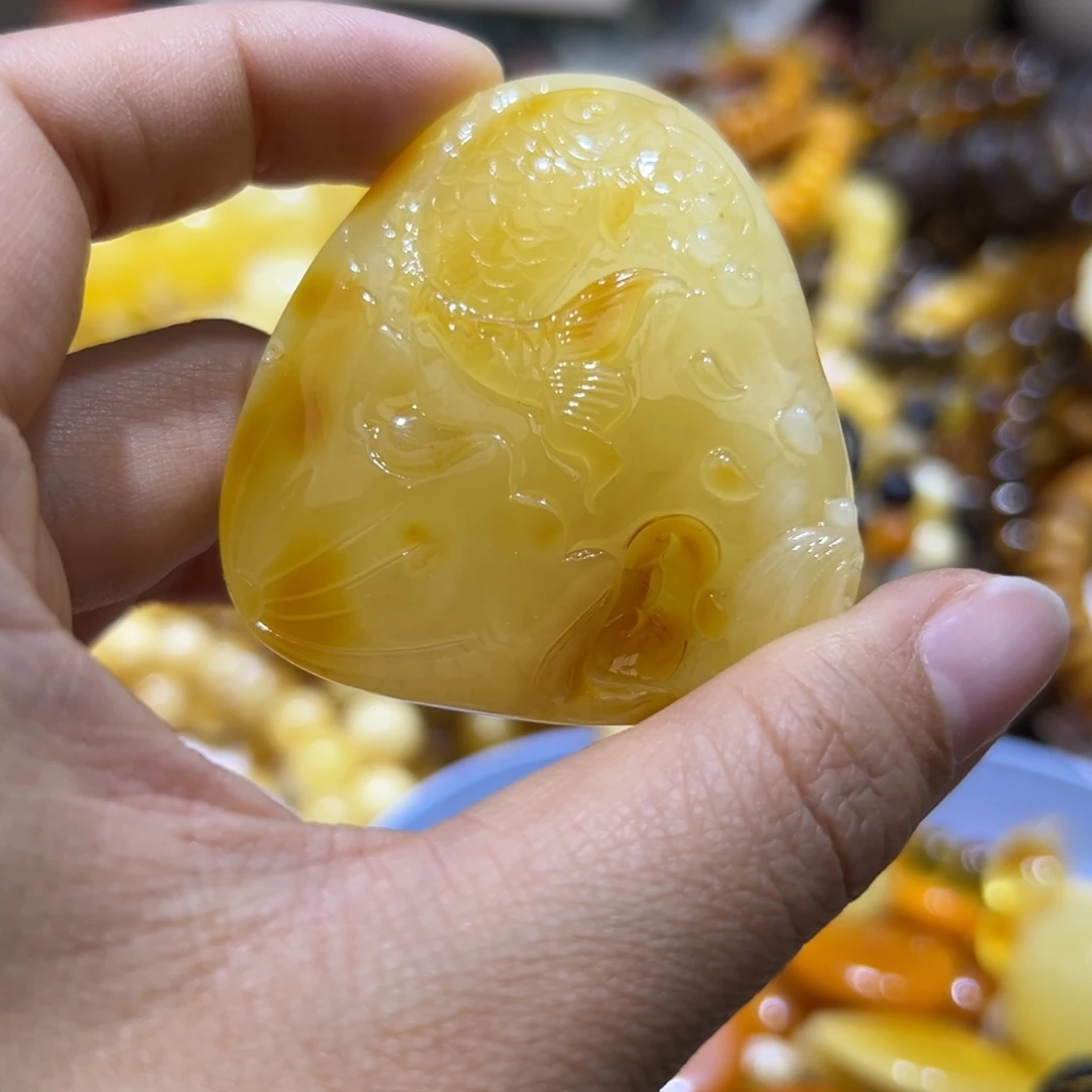 琥珀珠宝奇石未镶嵌