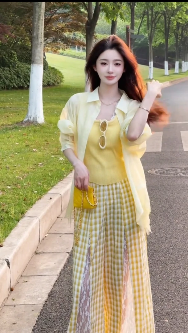 2025新款新款设计感辣妹气质防晒衬衫蕾丝内搭上衣女显瘦休闲裤子