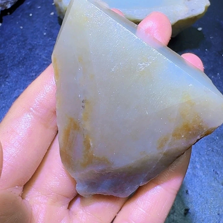 和田玉未镶嵌珠宝半成品