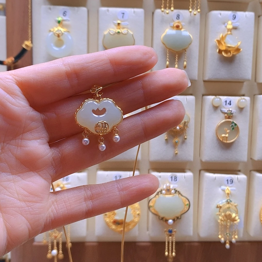 和田玉未镶嵌颈饰