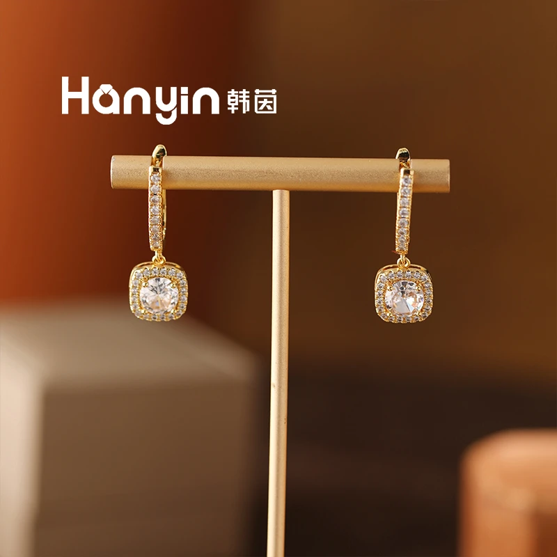 铜合金合成锆石耳饰 时尚百搭潮流满镶方糖U形提篮耳扣小众高级感