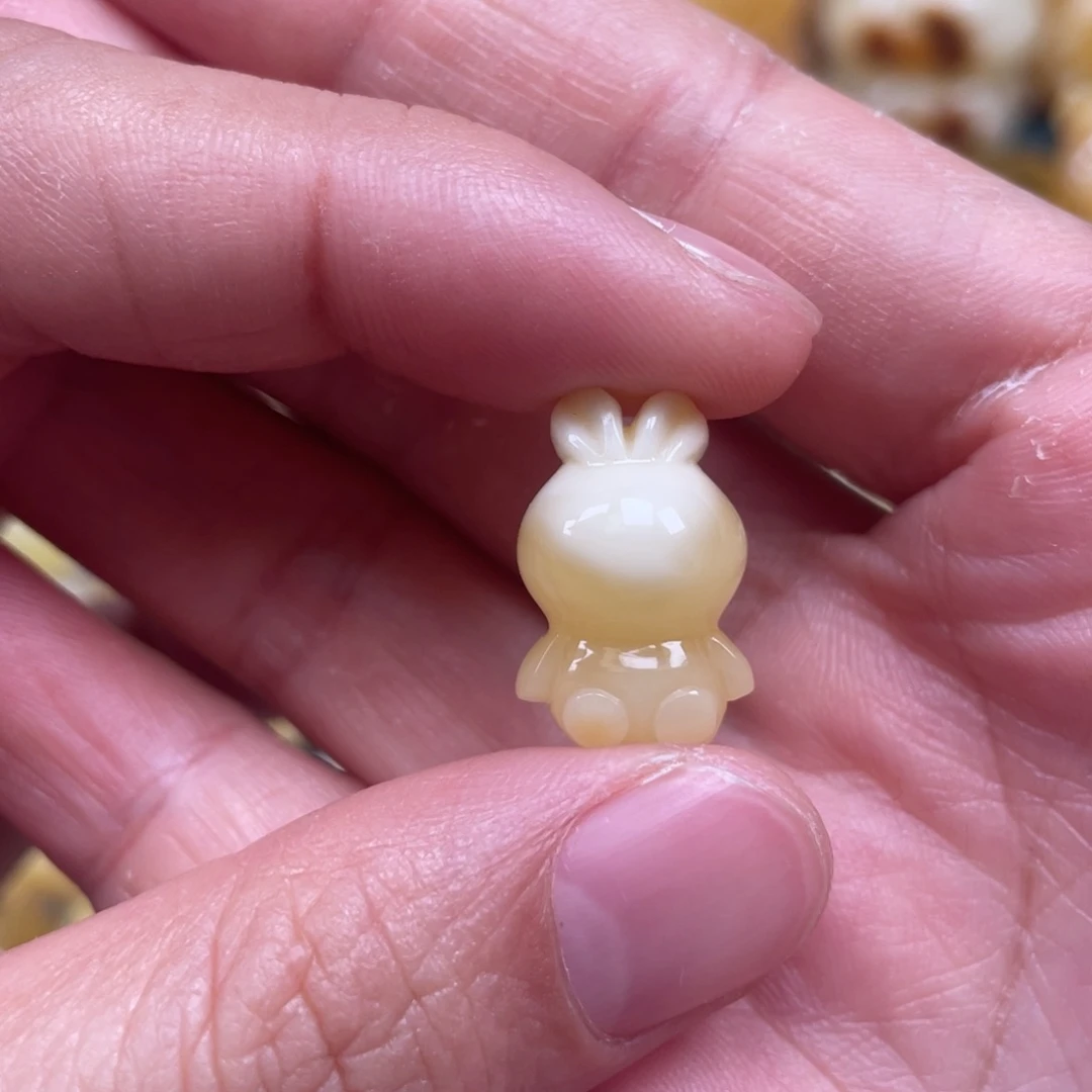 未镶嵌琥珀裸石蜜蜡