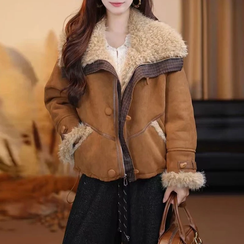 焦糖棕羊羔毛外套女短款2025冬季复古加厚保暖大翻领皮毛一体上衣