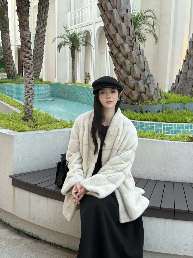 美•间进口丹麦紫金短二小母貂横排 v 领廓形女水貂皮草整貂外套