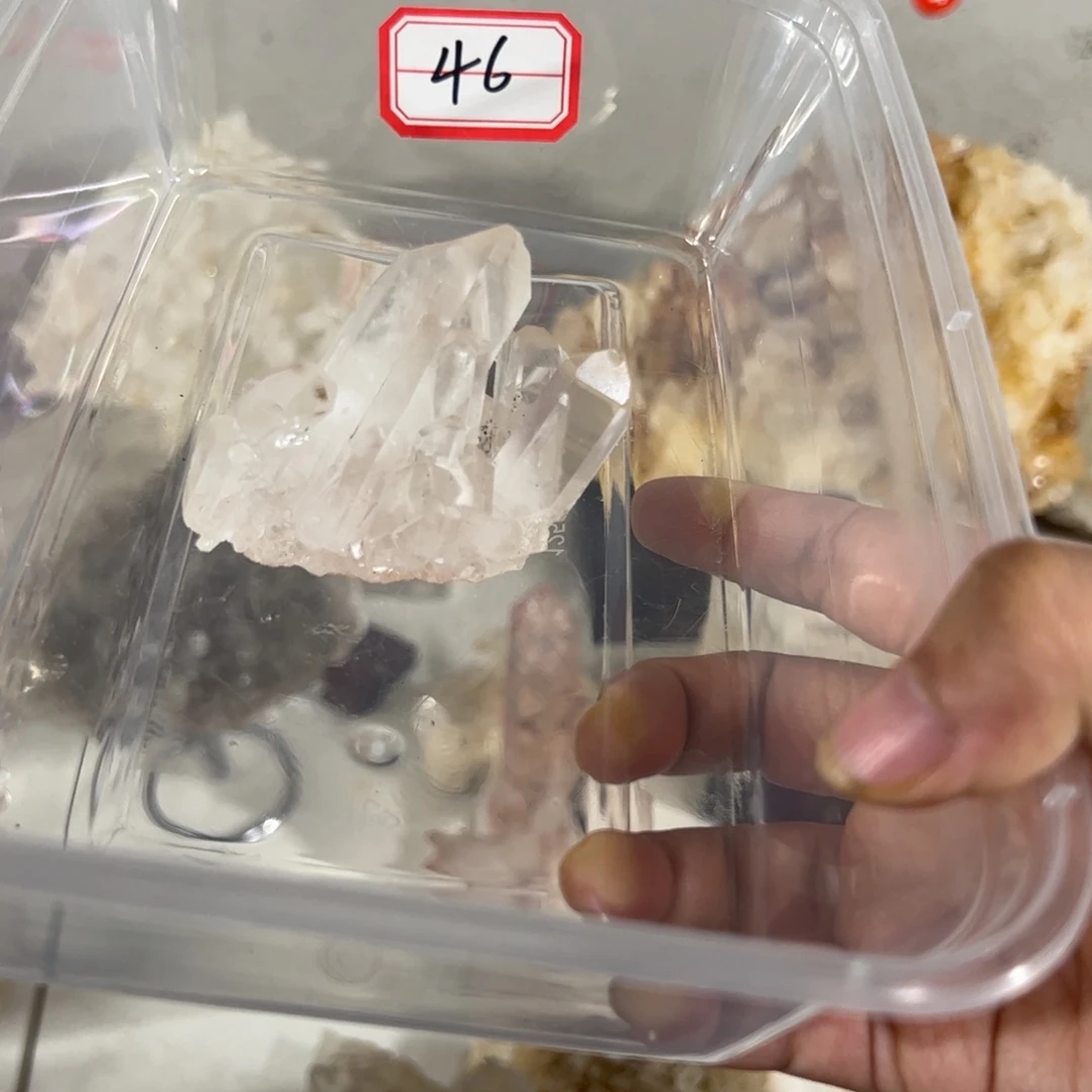 怼***对未镶嵌珠宝半成品水晶