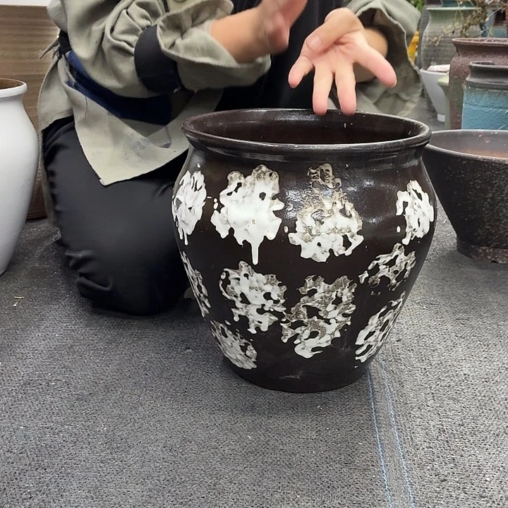 24+27 -粗陶花盆有孔