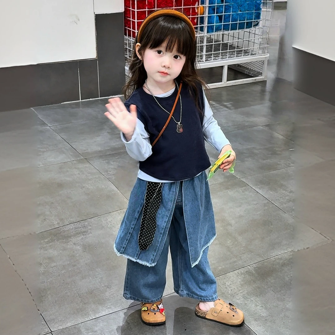 女童套装秋新款女童设计感叠穿三件套T恤儿童时髦屁帘牛仔裤套装