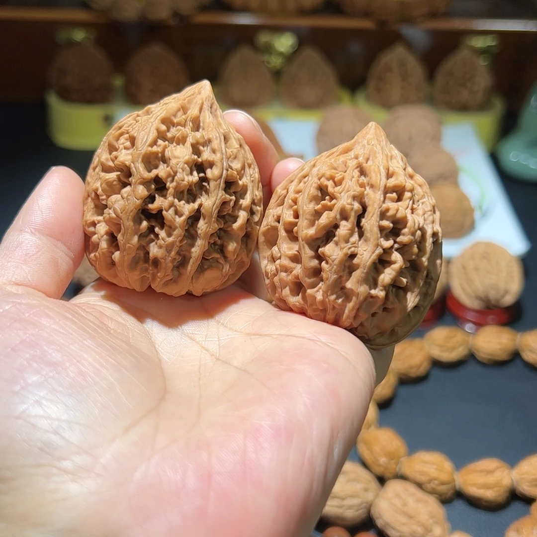 文玩核桃把件G****山九龙筋