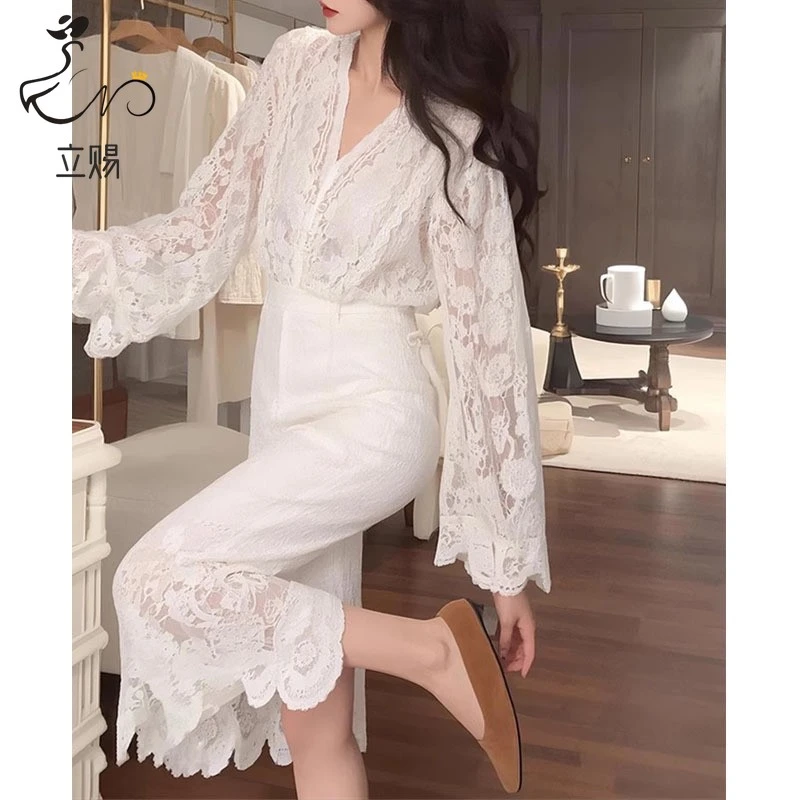 立赐显瘦穿搭一整套韩系高级感洋气长袖独特漂亮小香风上衣蕾丝
