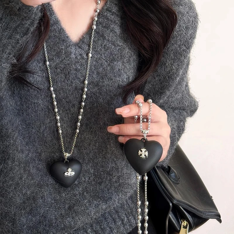 钛钢吊坠 黑色爱心珍珠项链女长款土星西太后毛衣链男轻奢高级感