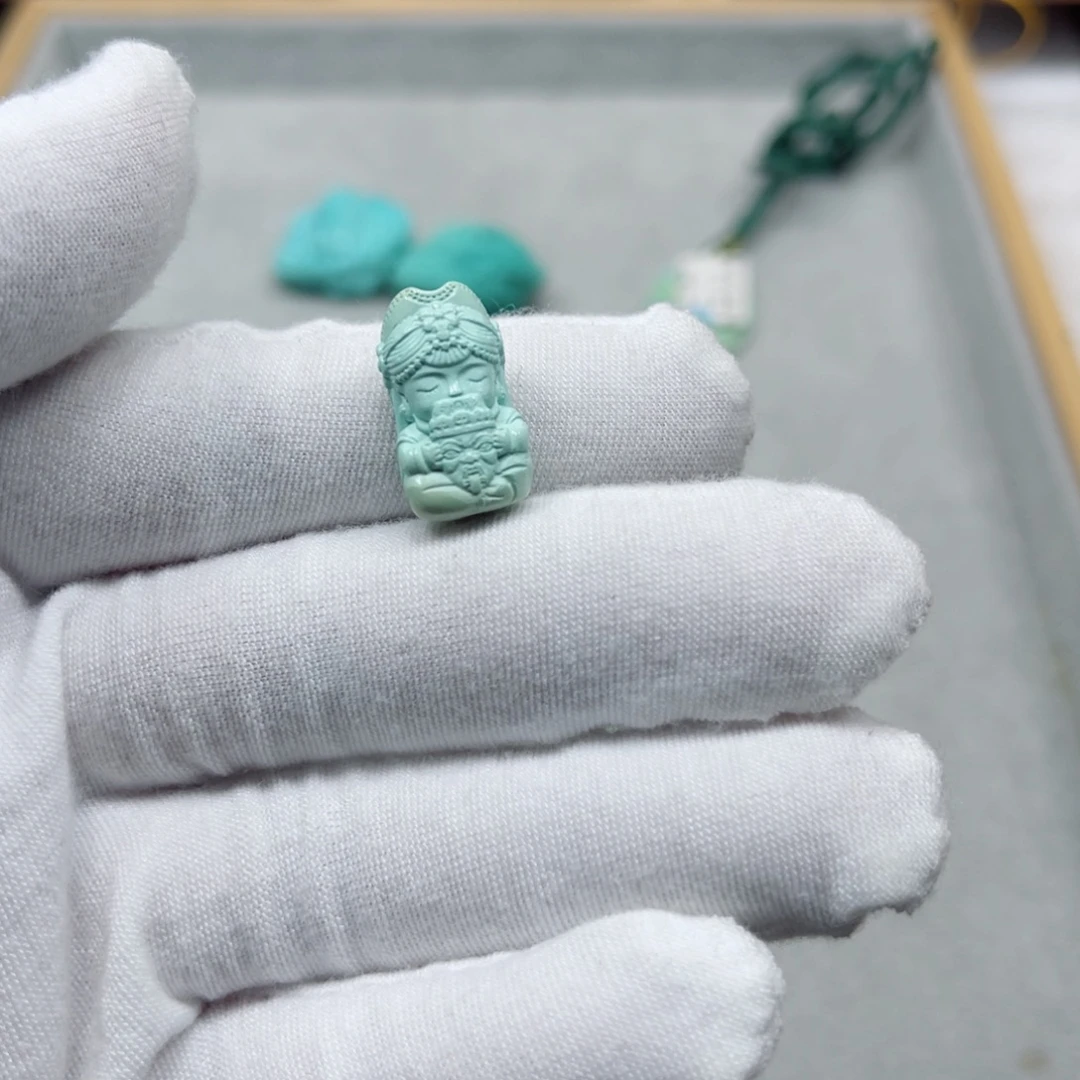 绿松石未镶嵌挂件