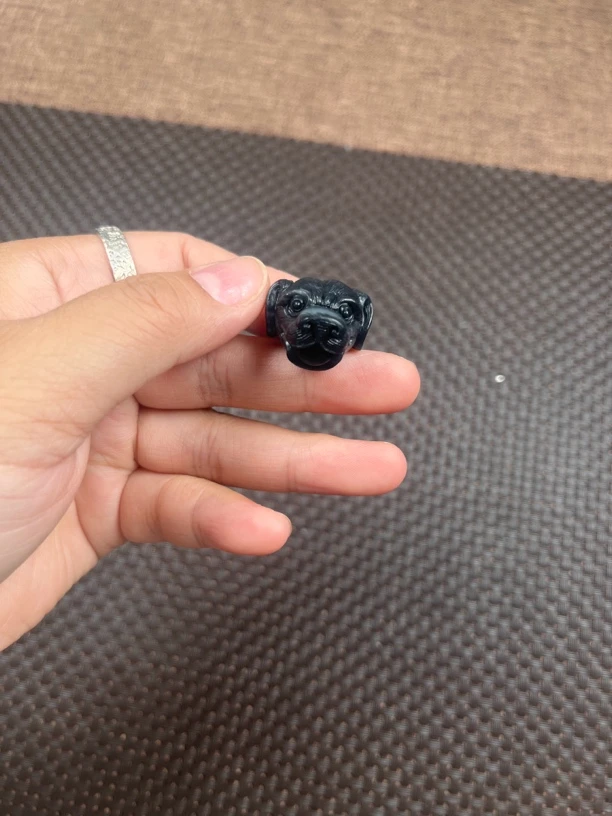 和田玉精雕手工雕刻狗头籽料和田玉精美饰品