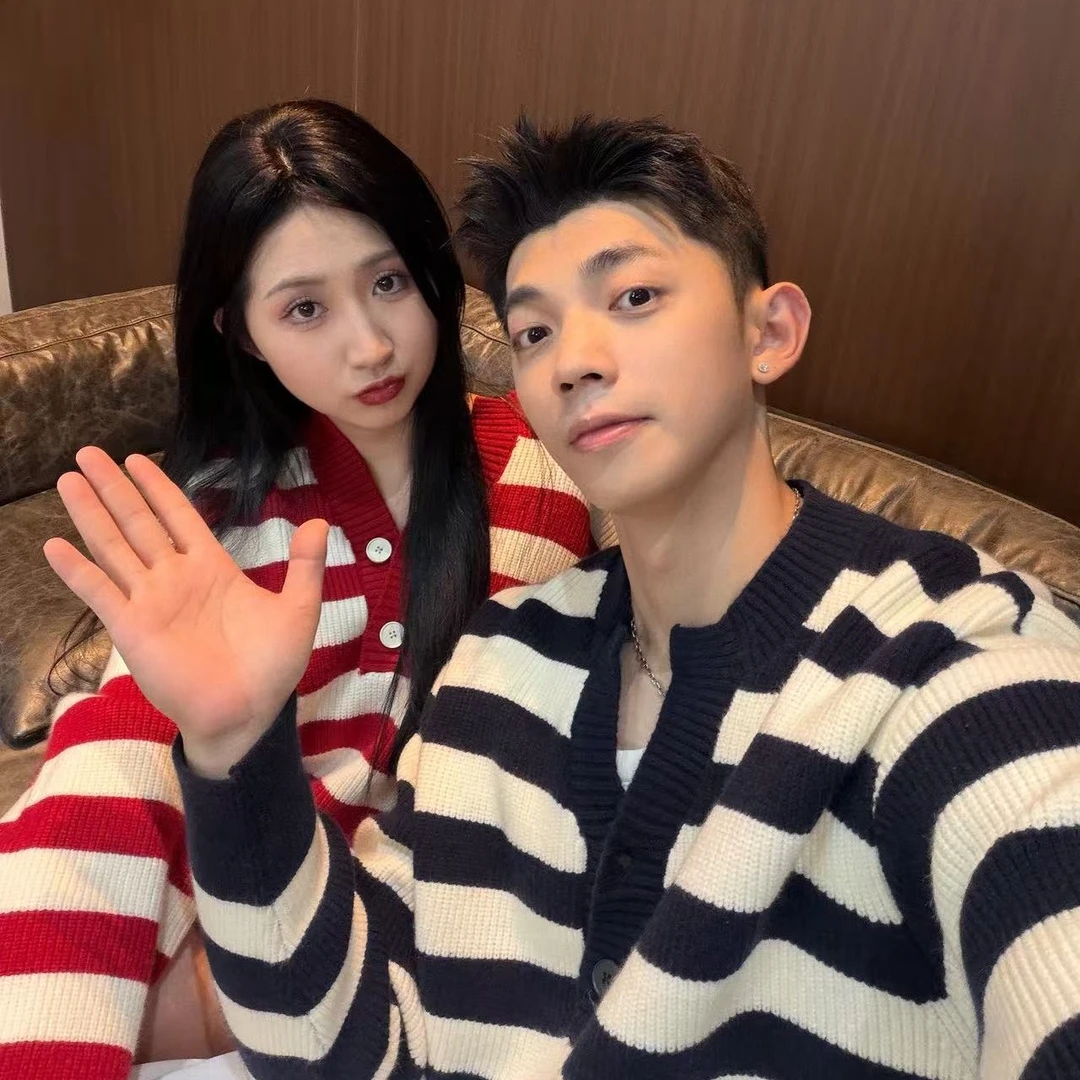 浩仔STUDIO 条纹学院风保暖毛衣男女秋冬简约加厚宽松1-5282