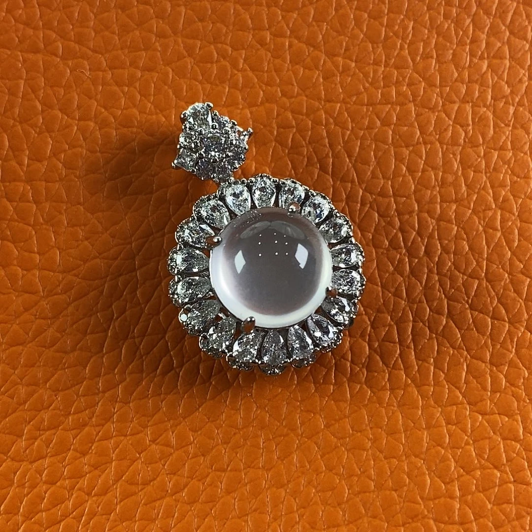 石英质玉合金颈饰