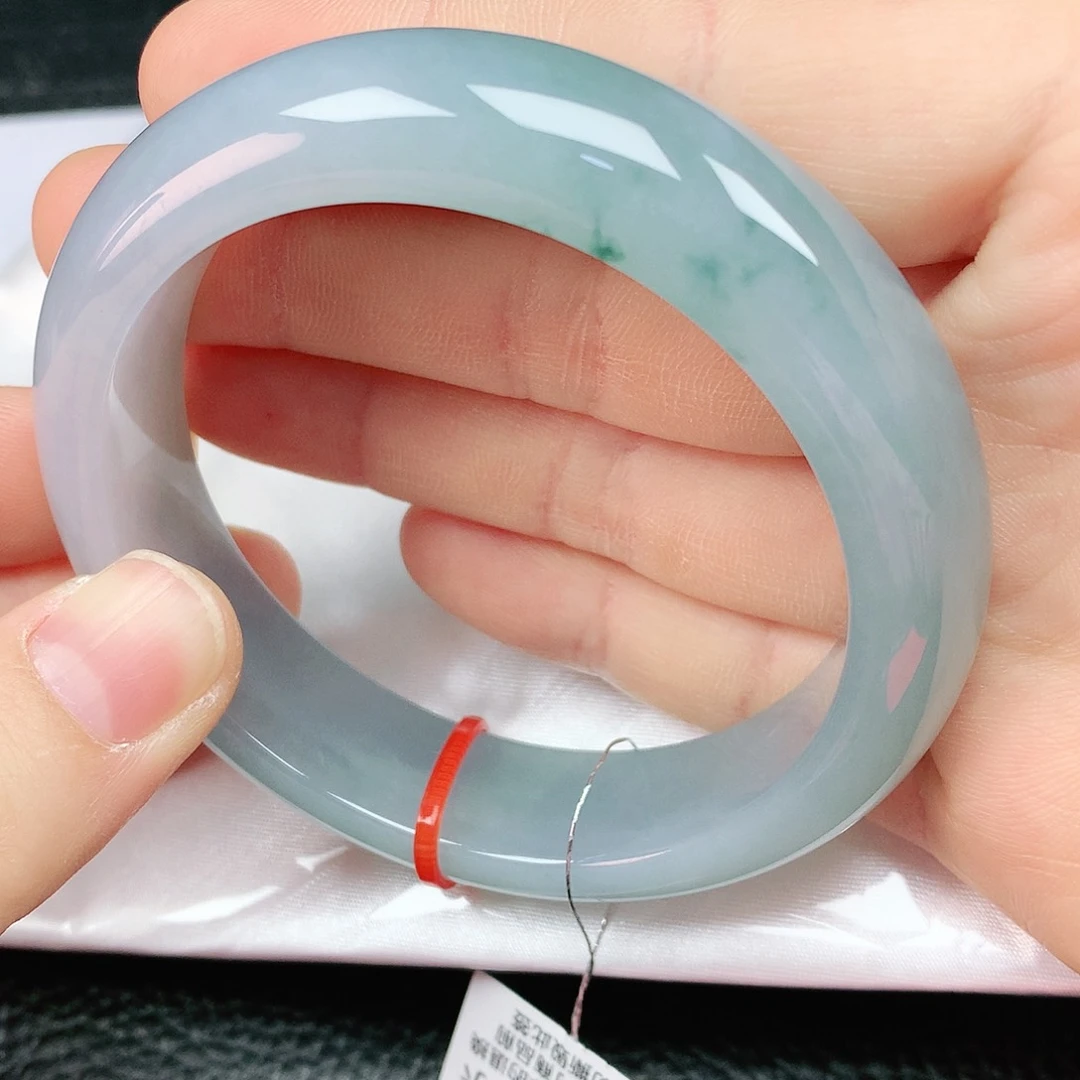 翡翠手镯未镶嵌58轮胎