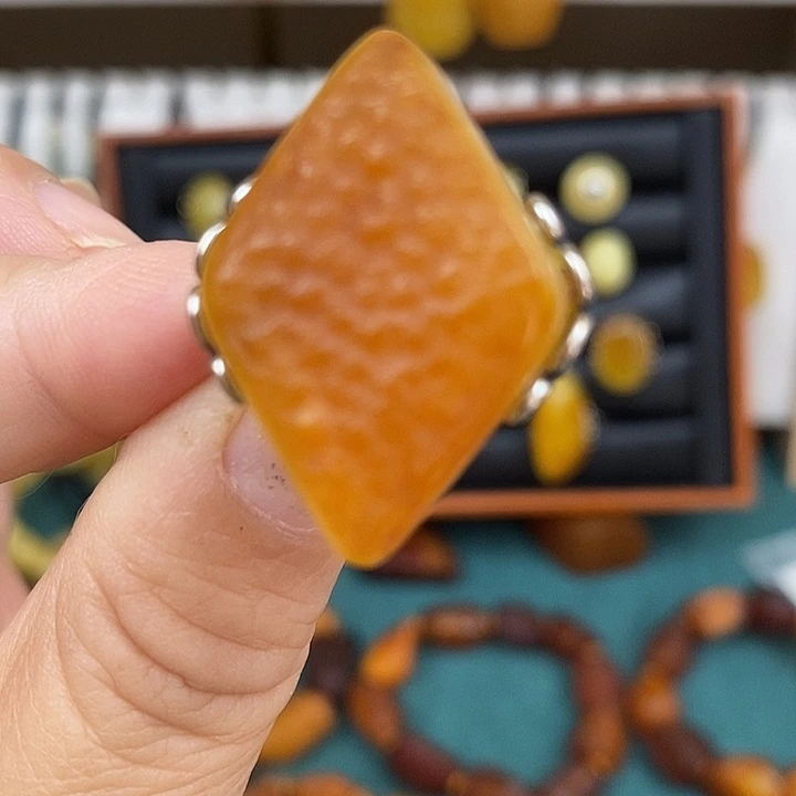 蜜蜡未镶嵌珠宝奇石戒指