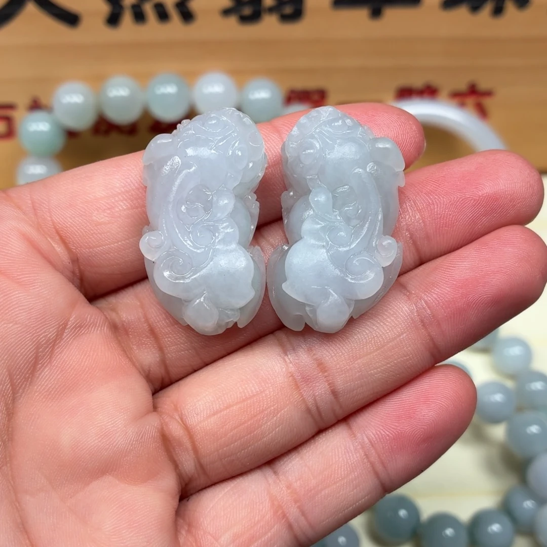 定制翡翠未镶嵌貔貅一对