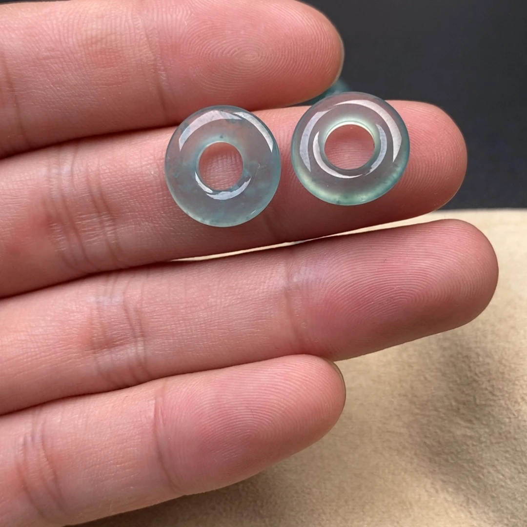 颈饰18K金镶嵌翡翠