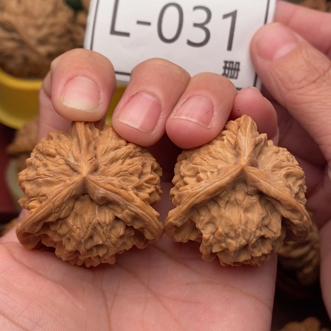 把件文玩核桃盘山奔39…..