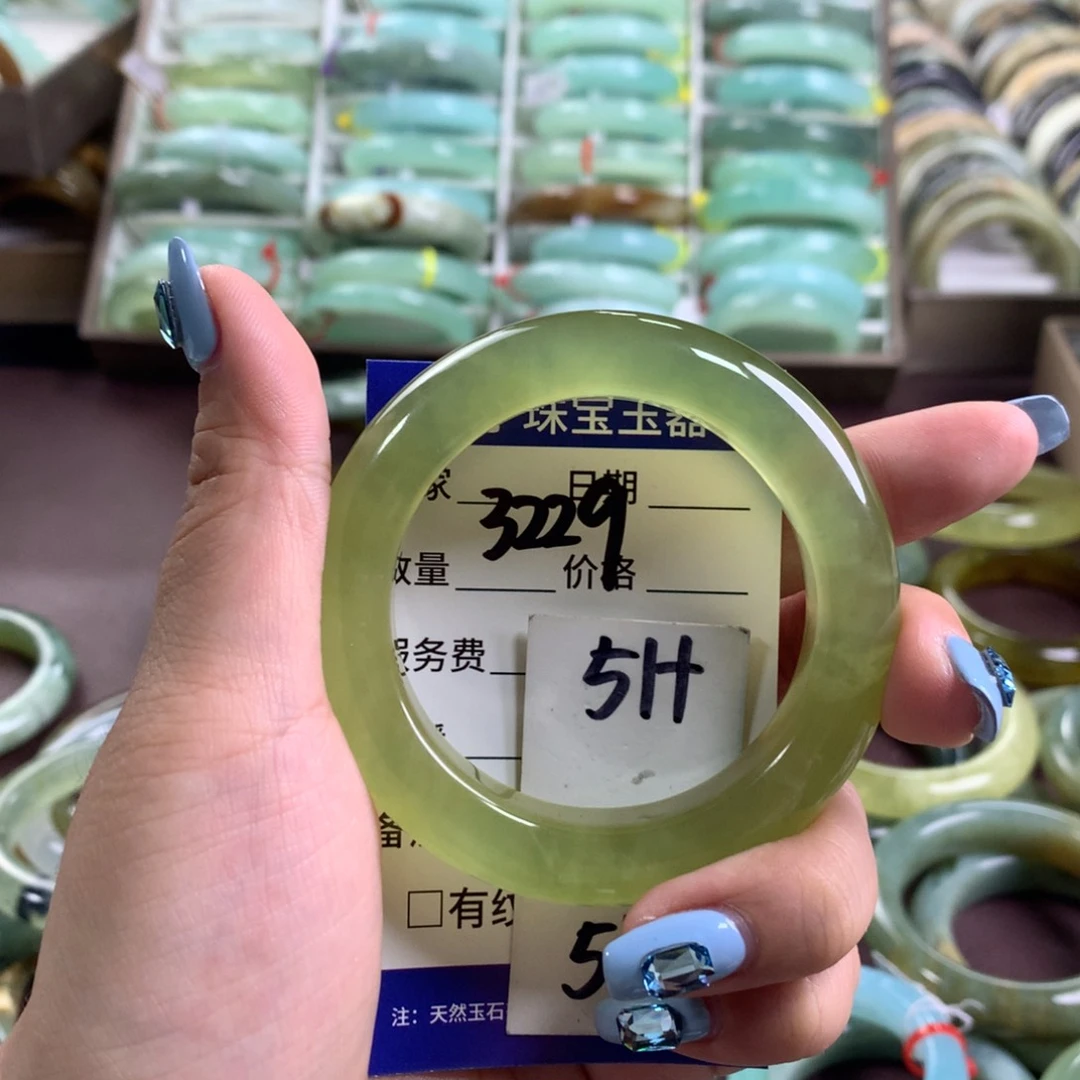 蛇纹石玉未镶嵌手镯3229