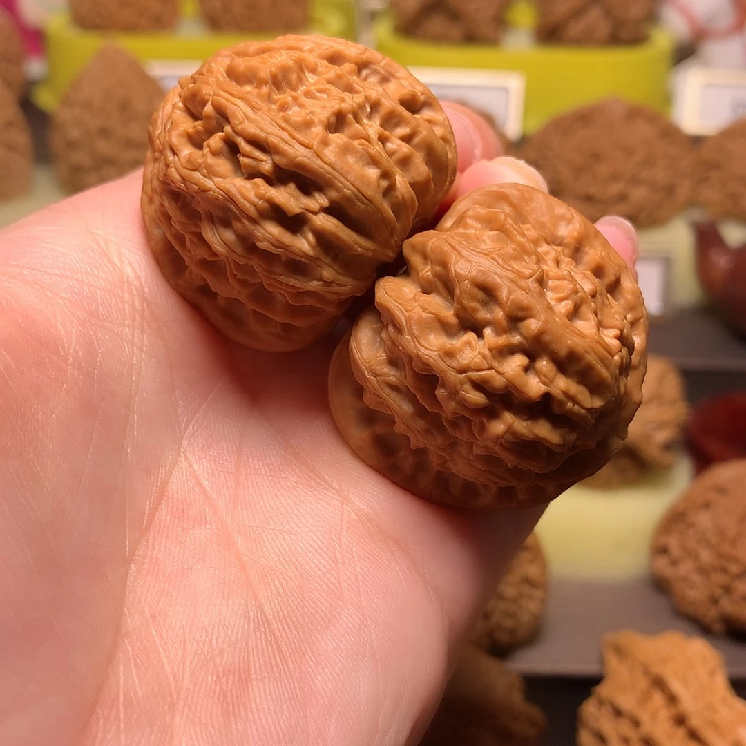 文玩核桃吊坠老款三角白38