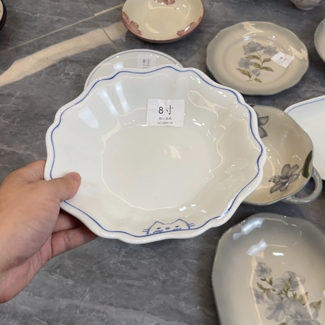 陶瓷微瑕餐具介意勿拍，满18飞！