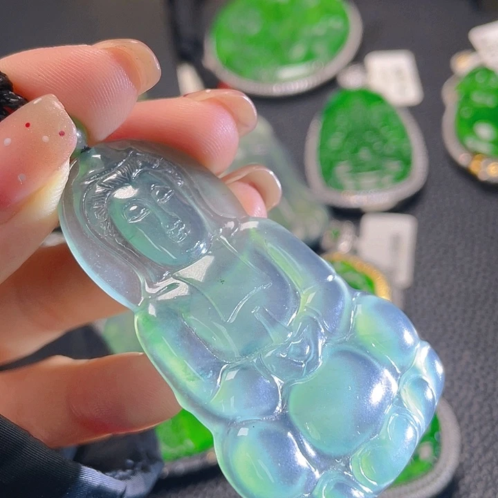 翡翠颈饰未镶嵌67，