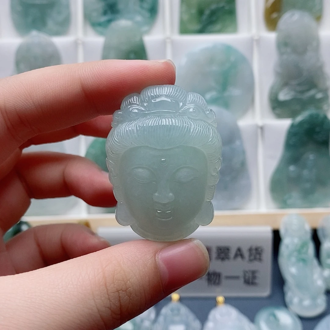 翡翠未镶嵌颈饰佛首