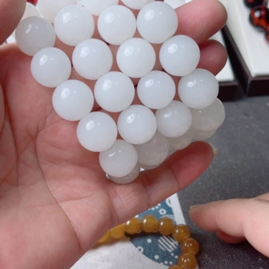 和田羊脂百卡1.6白色手串