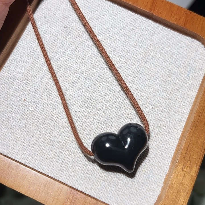 和田玉未镶嵌颈饰买断不退不换