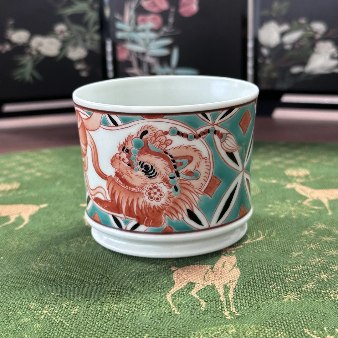 【雨溪山房】枢府釉红绿彩醒狮纳福杯100cc（YX365）
